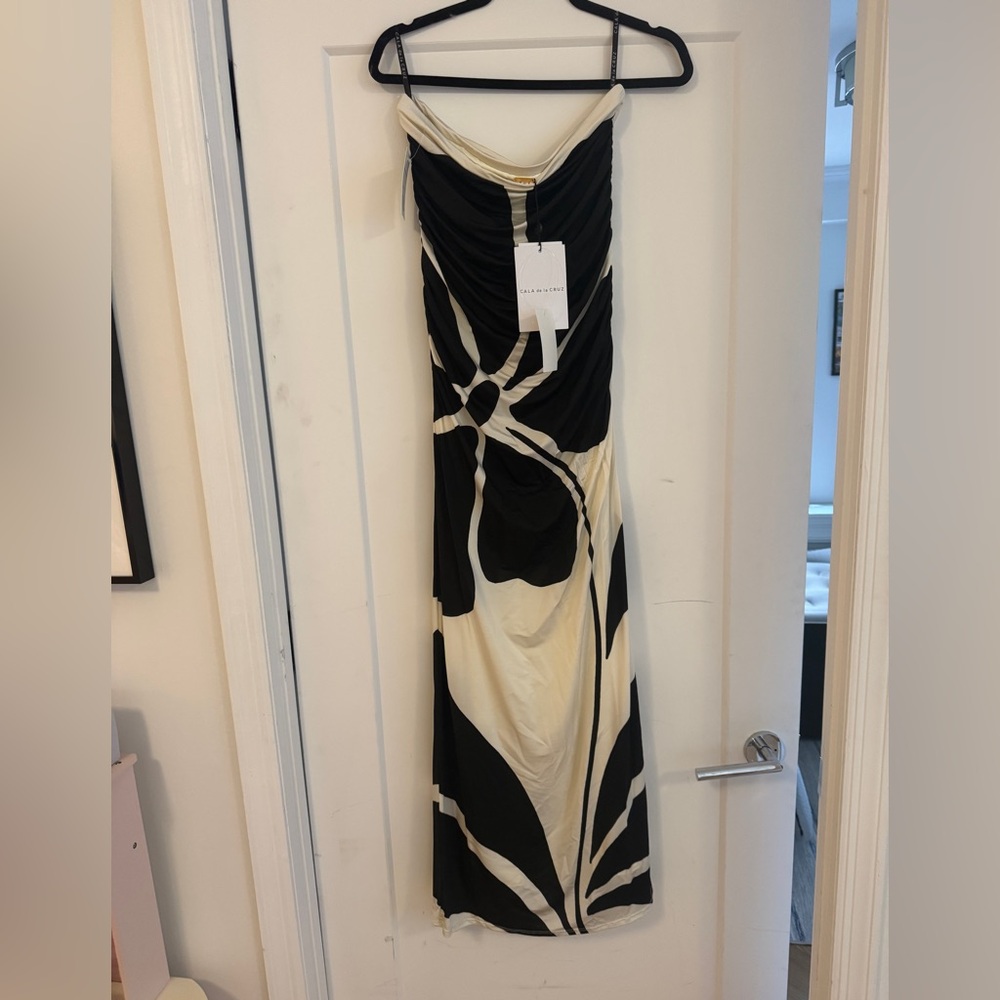 Black and White Maxi Dress NWT - Picture 3 of 6